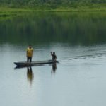 Einheimische im Kanu, Amazonas